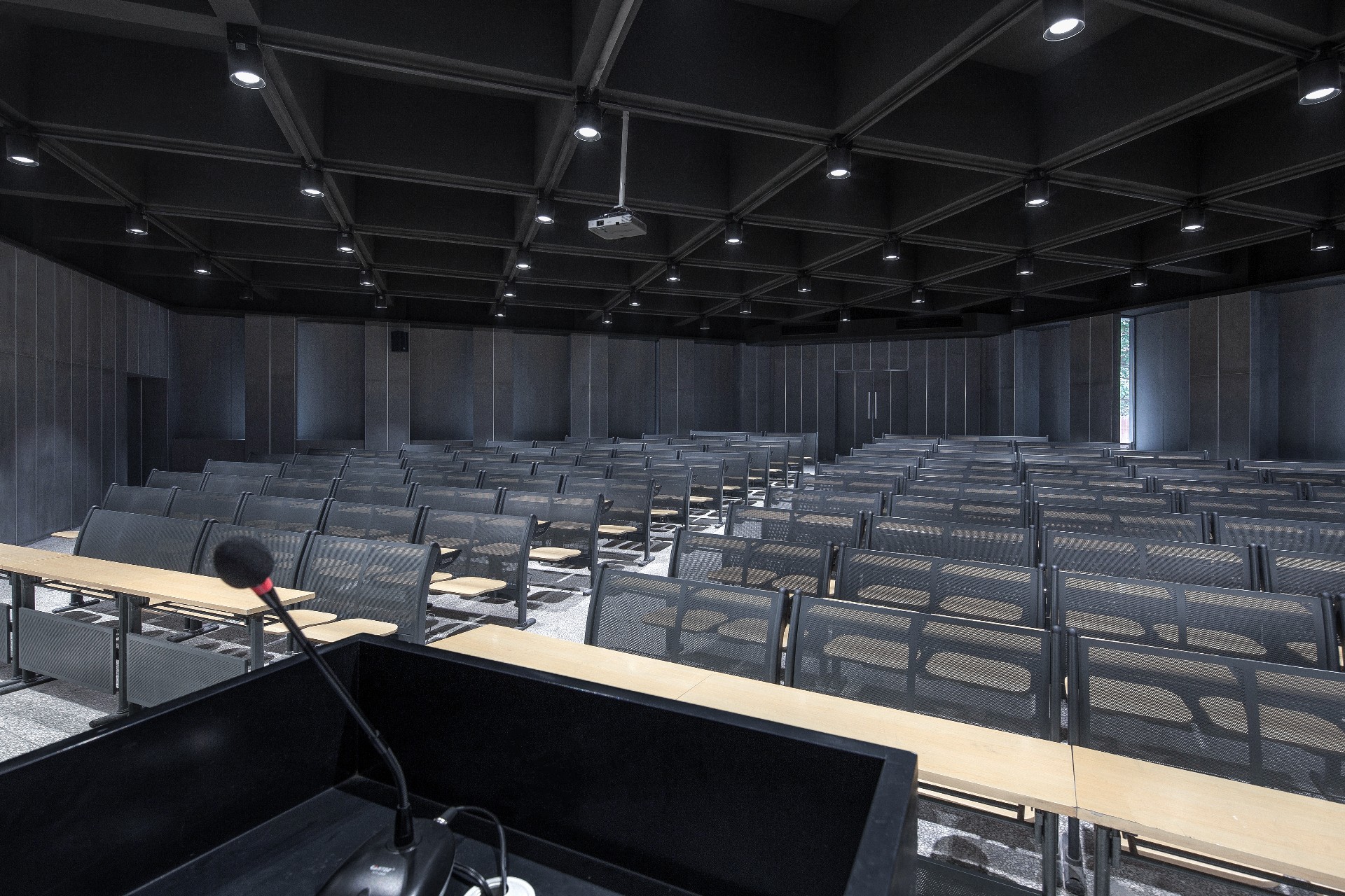 重庆大学建筑学院建卒厅